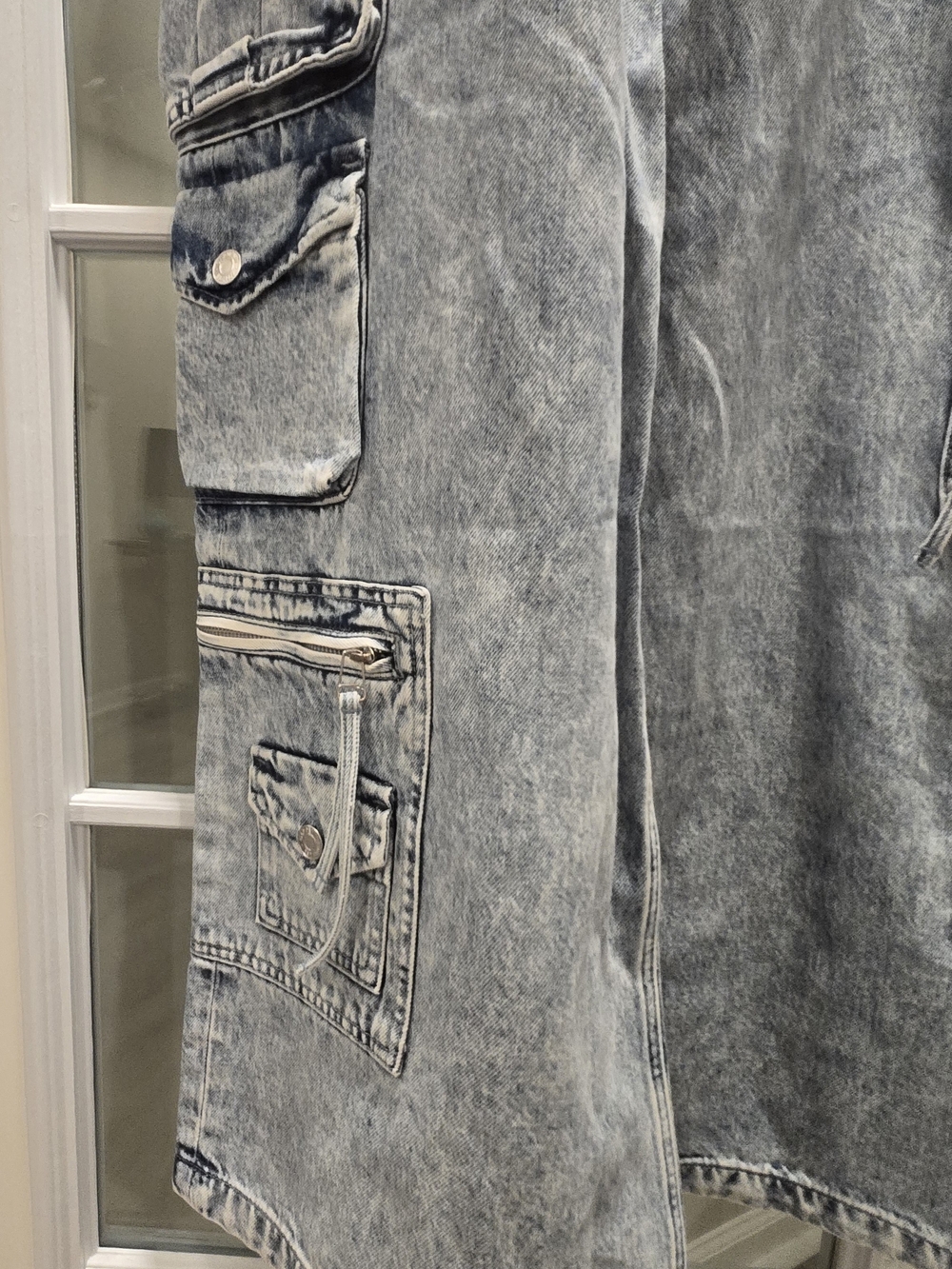 GAP Light Wash Denim Wide Leg Cargo Jeans - Picture 5 of 6